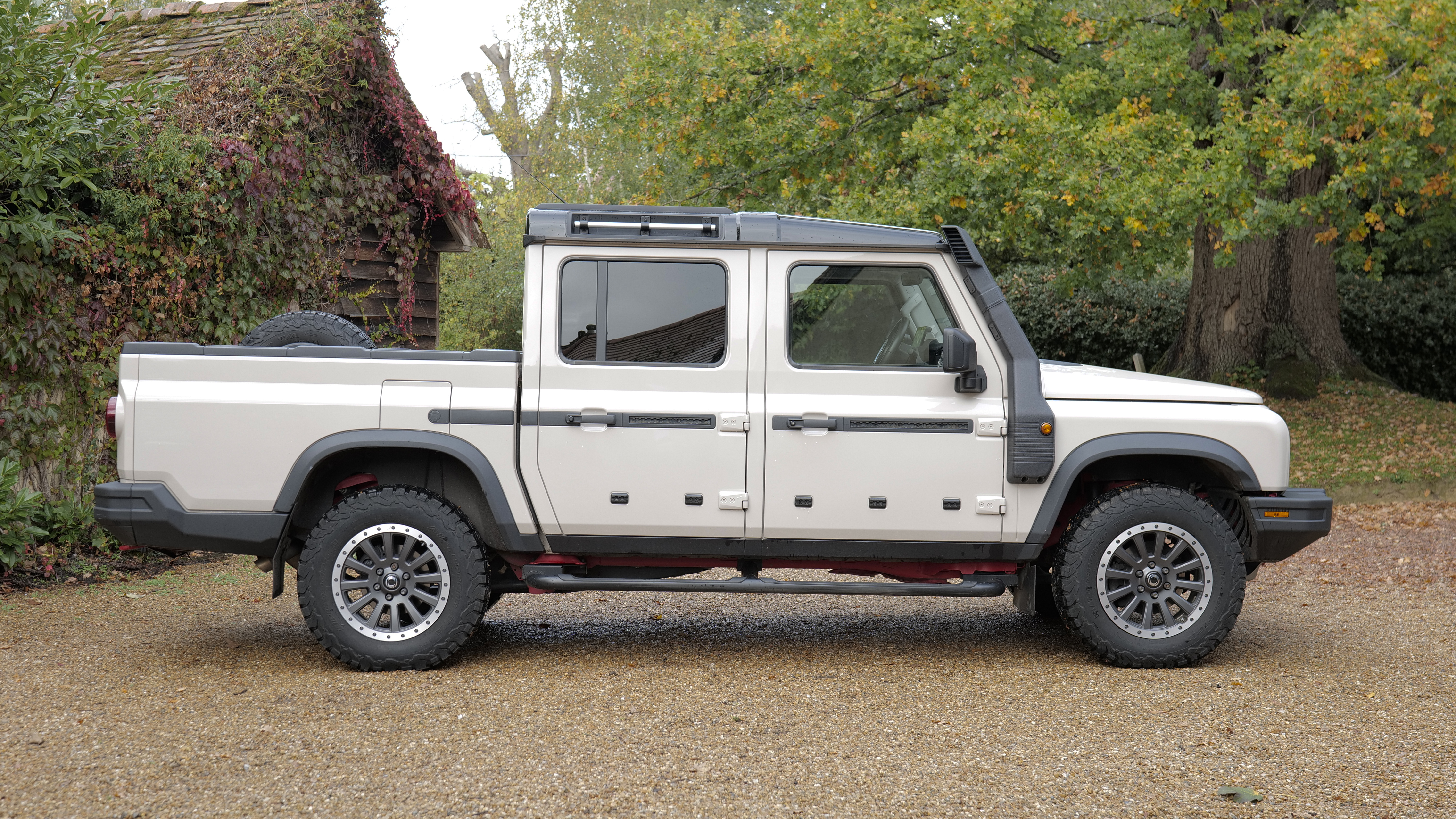 INEOS QUARTERMASTER DIESEL 3.0 TD Black Edition D/Cab Pick Up Auto